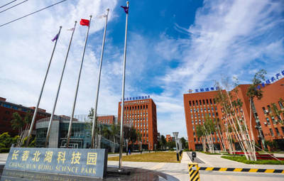 孵化平臺競相開花 產業集聚效應顯現